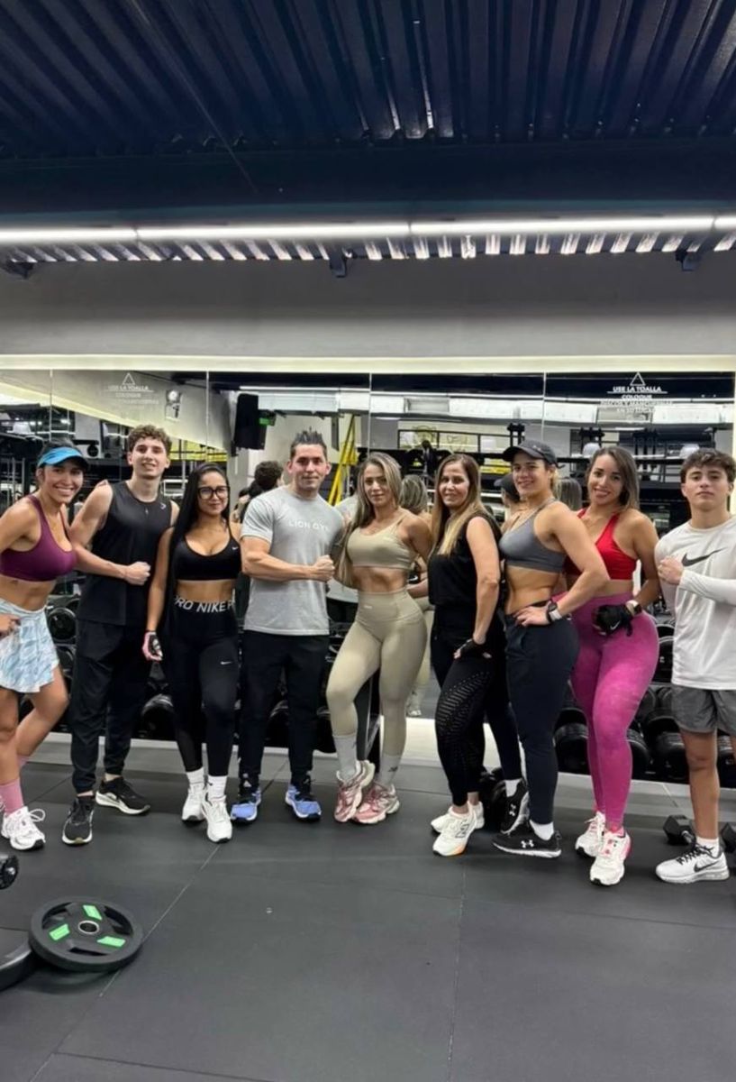 Comunidad de alumnos de Robert entrenando en Lion Gym, Lechería